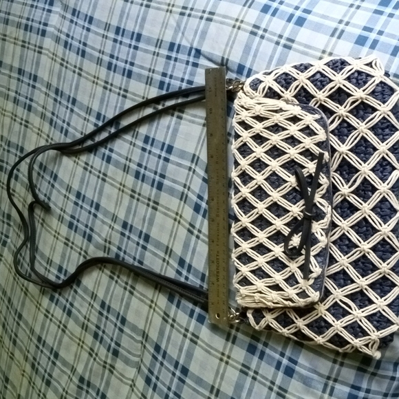 Handbag - Picture 3 of 4